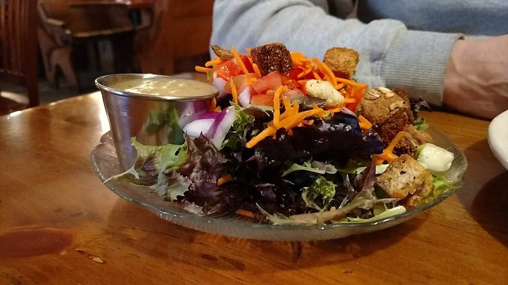 Country Spirit Restaurant & Tavern | restaurant | 262 Maple St, Henniker, NH 03242, USA | 6034287007 OR +1 603-428-7007