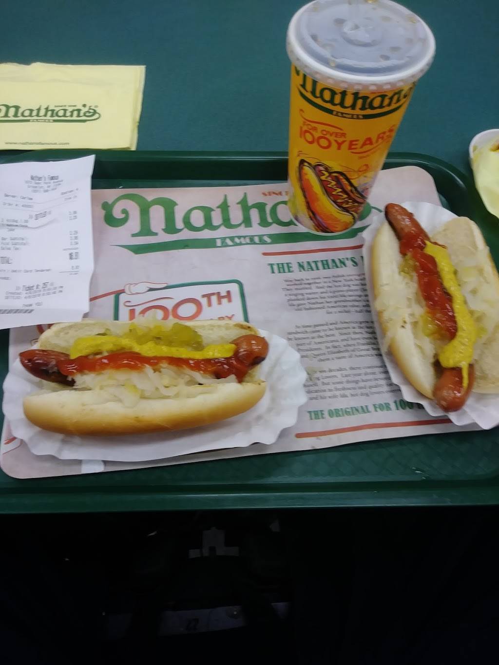 Nathans Famous | restaurant | 5424 Kings Plaza, Brooklyn, NY 11234, USA | 7182090806 OR +1 718-209-0806