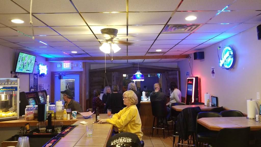 DTrains Corner Bar & Grill | restaurant | 300 Locust St NE, Blairstown, IA 52209, USA | 3194546232 OR +1 319-454-6232