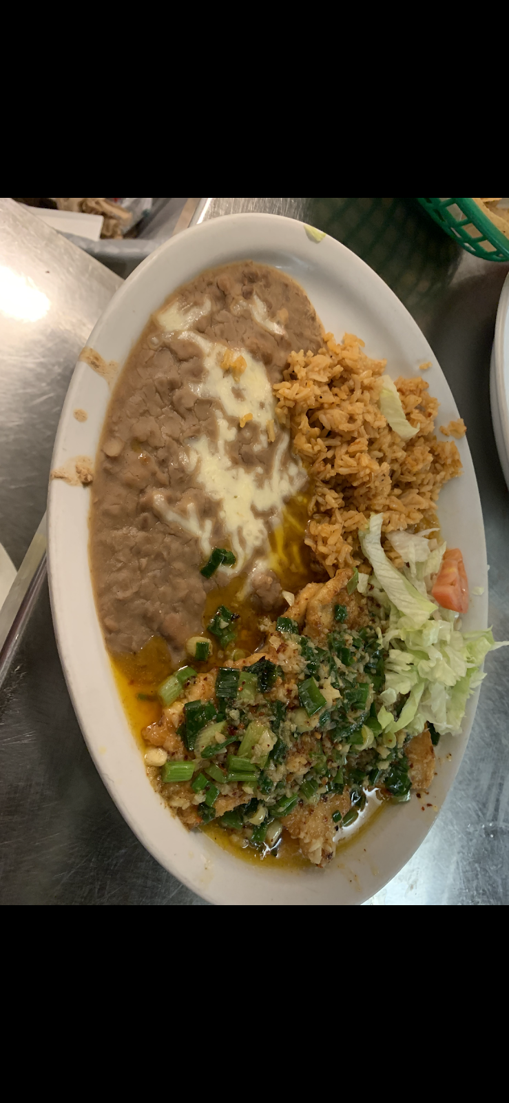 Rogelios Dine & Sleep Inn | restaurant | 34 Main St, Isleton, CA 95641, USA | 9167775878 OR +1 916-777-5878