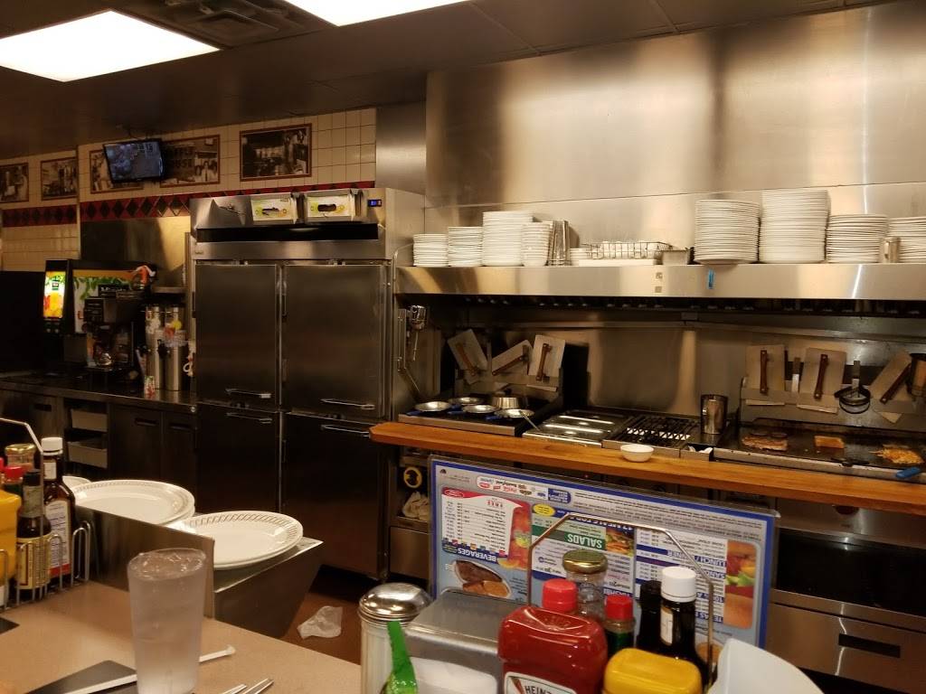 Waffle House | meal takeaway | 3810 Cleveland Ave, Fort Myers, FL 33901, USA | 2399313337 OR +1 239-931-3337