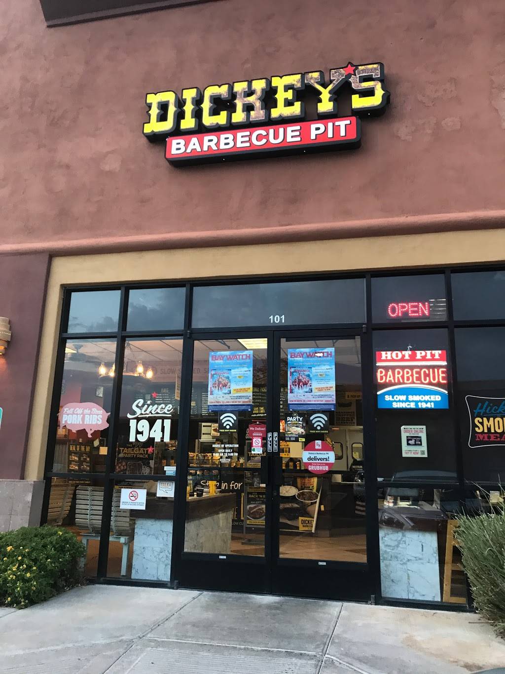 Dickeys Barbecue Pit | restaurant | 1914 S Power Rd, Mesa, AZ 85206, USA | 4803618053 OR +1 480-361-8053