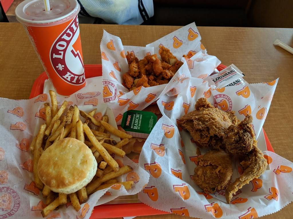 Popeyes | restaurant | 6125 Yonge St, North York, ON M2M 3W8, Canada | 4162215484 OR +1 416-221-5484