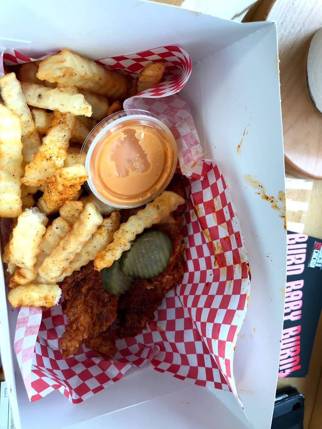 Monroes Hot Chicken | restaurant | 45 W Jefferson St, Phoenix, AZ 85003, USA | 6028727100 OR +1 602-872-7100