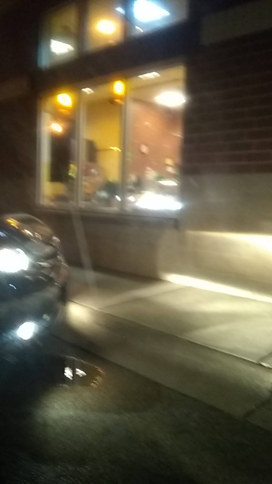 Subway | restaurant | 700 S Park St, Madison, WI 53715, USA | 6082511802 OR +1 608-251-1802