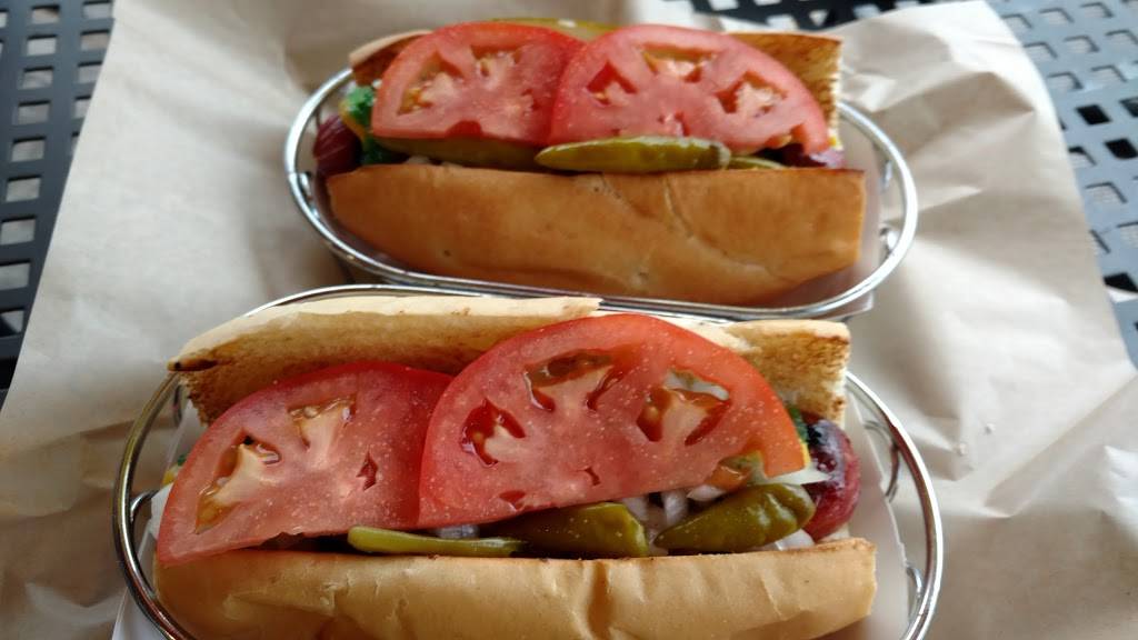 Juicy Burgers & Dogs | restaurant | 6878 S Yosemite St, Centennial, CO 80112, USA | 3037413647 OR +1 303-741-3647