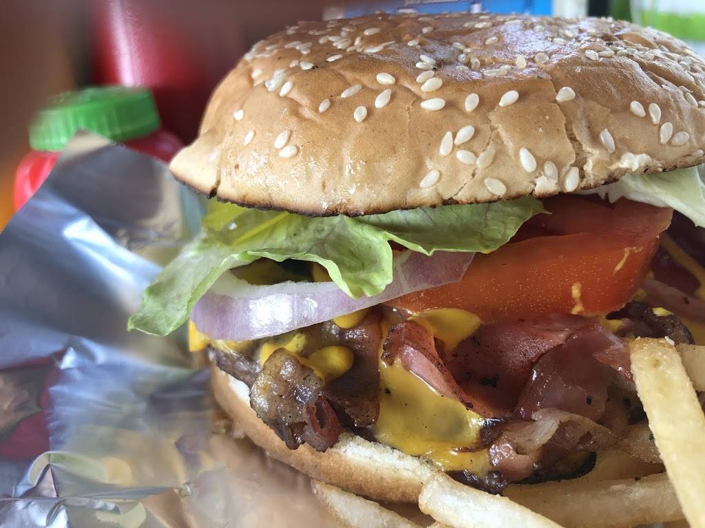 Rudys Burger | restaurant | Llantas mora, Lucio Blanco, 22706 Rosarito, B.C., Mexico | 016647700103 OR +52 664 770 0103