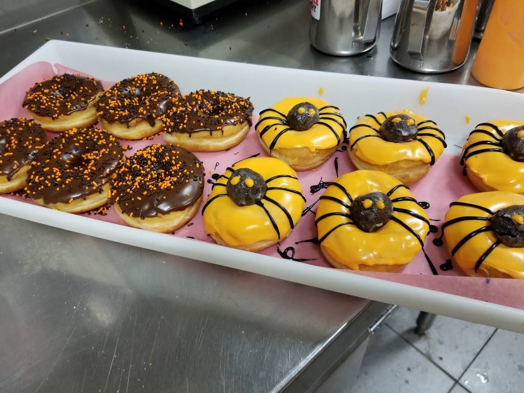 Dunkin | bakery | 621 Metacom Ave, Warren, RI 02885, USA | 4012454892 OR +1 401-245-4892