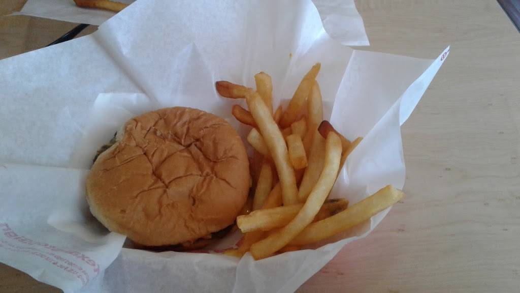 Dairy Queen | restaurant | 1125 S Colorado St, Lockhart, TX 78644, USA | 5123764817 OR +1 512-376-4817