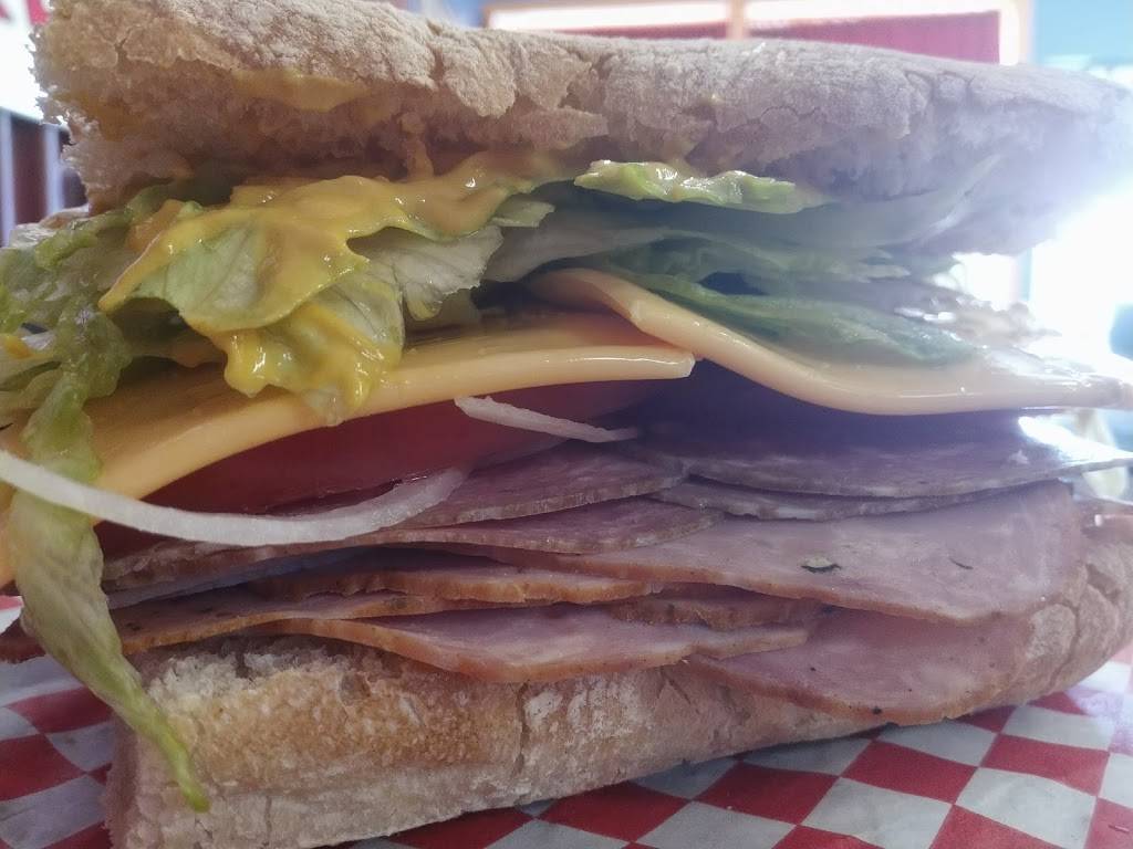 Philly Cheese Jakes | restaurant | 988 Confederation St, Sarnia, ON N7S 1A1, Canada | 5194915797 OR +1 519-491-5797