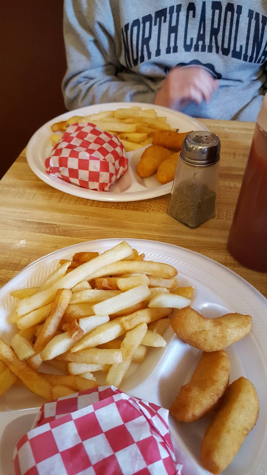 Gradys Barbecue | restaurant | 3096 Arrington Bridge Rd, Dudley, NC 28333, USA | 9197357243 OR +1 919-735-7243