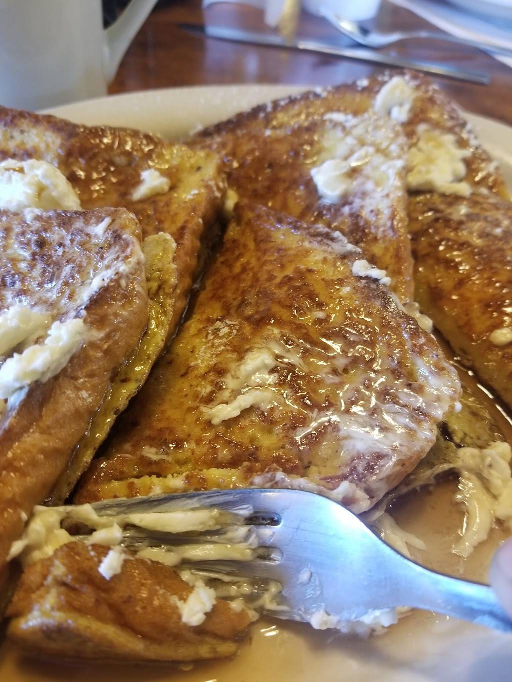 Dutch Pantry | restaurant | 1349 Highland Ave, Williamstown, WV 26187, USA | 3043757757 OR +1 304-375-7757