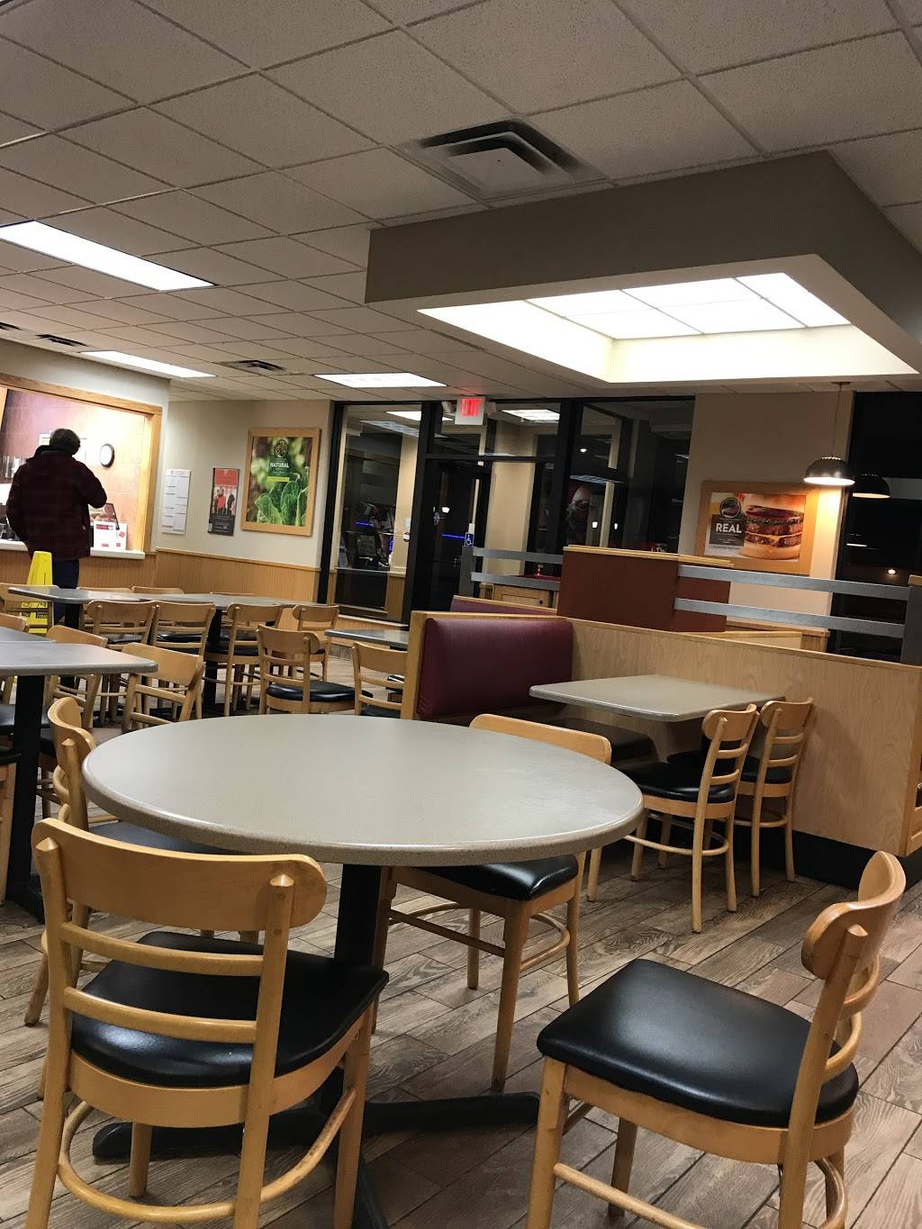 Wendys | restaurant | 811 W Main St, Gaylord, MI 49735, USA | 9897327359 OR +1 989-732-7359