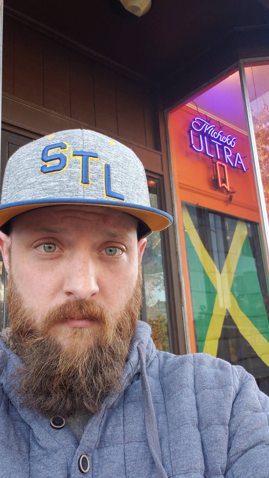 Mingle Sports Bar & Grill | restaurant | 5535 S Grand Ave, St. Louis, MO 63111, USA | 3146968880 OR +1 314-696-8880