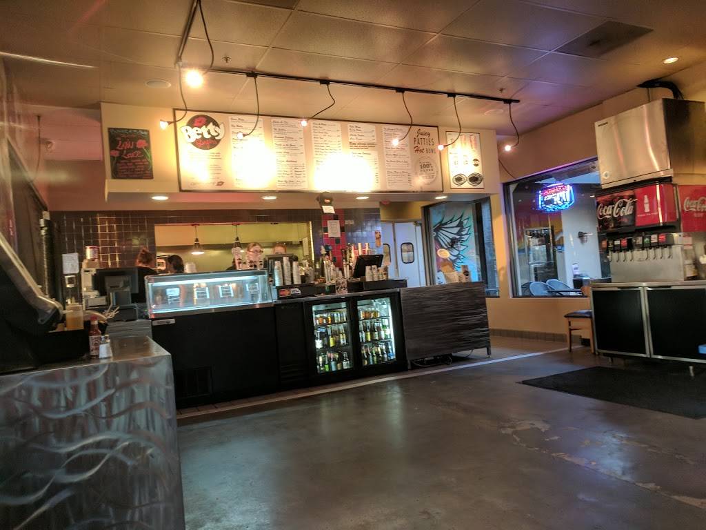 Betty Burgers | restaurant | 1000 41st Ave, Santa Cruz, CA 95062, USA | 8314755901 OR +1 831-475-5901