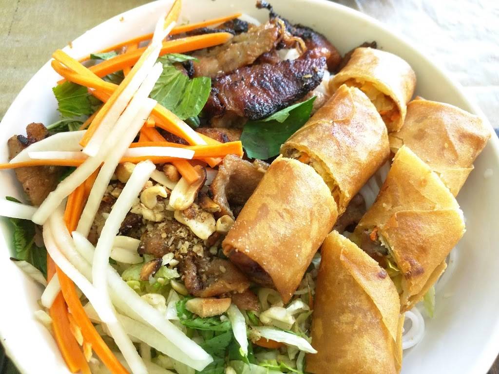 The Lemongrass Kitchen | restaurant | 121 Dunbar St, Spartanburg, SC 29306, USA | 8642056150 OR +1 864-205-6150