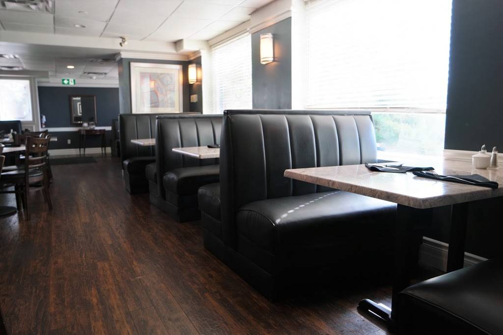 Fox Bistro | restaurant | 640 Dixon Rd, Etobicoke, ON M9W 1J1, Canada | 4162437912 OR +1 416-243-7912