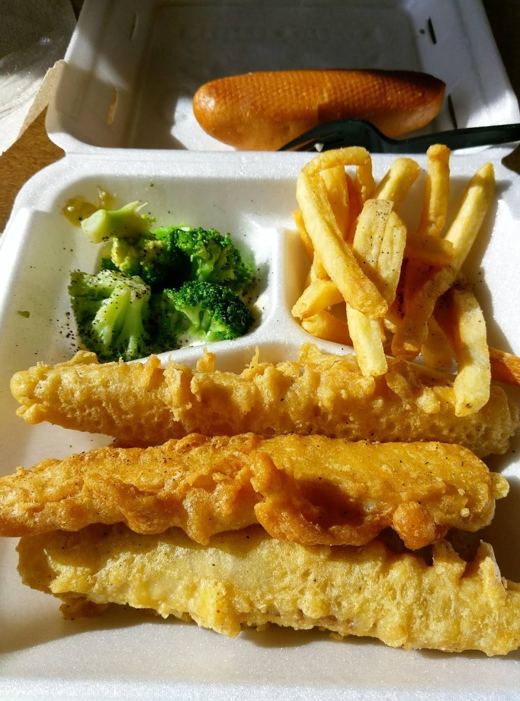 Captain Ds | restaurant | 2008 Gunbarrel Rd, Chattanooga, TN 37421, USA | 4238555178 OR +1 423-855-5178