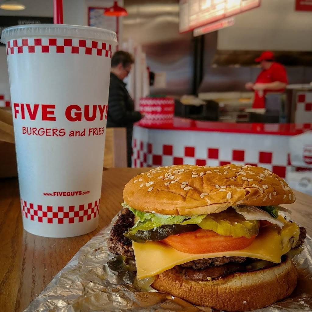 Five Guys | meal takeaway | 455 S 64th St, West Des Moines, IA 50266, USA | 5152074485 OR +1 515-207-4485