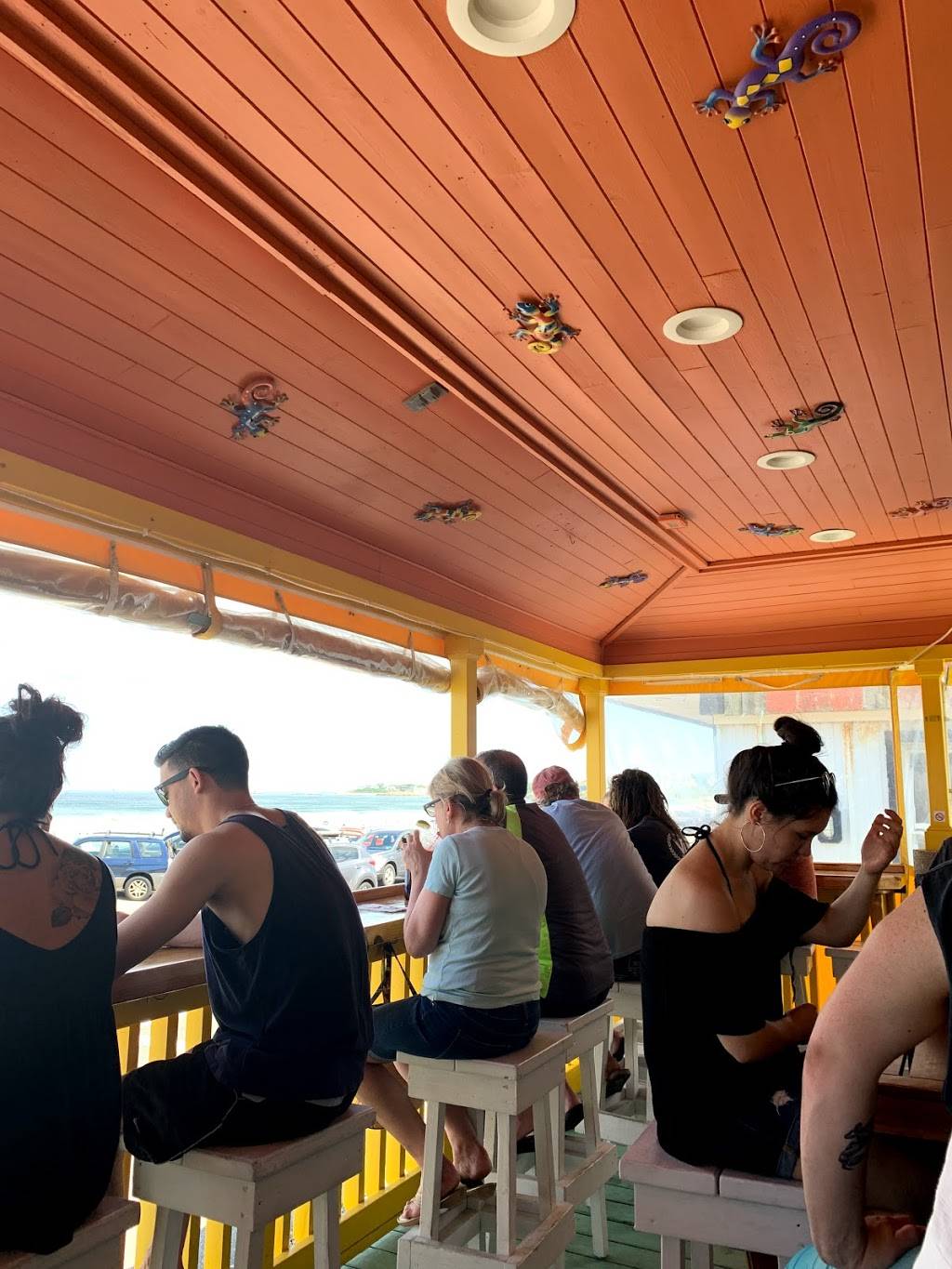 Hulls Kitchen | restaurant | 19 Hull Shore Dr, Hull, MA 02045, USA | 7819250225 OR +1 781-925-0225