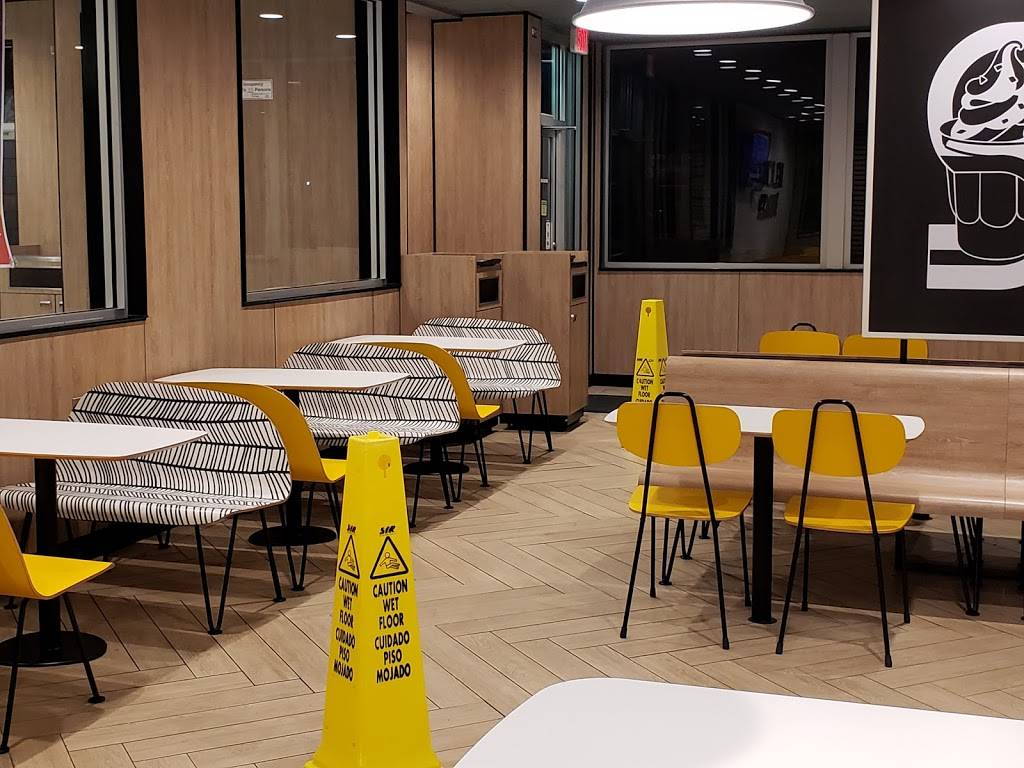 McDonalds | cafe | 1895 Lee Trevino Dr, El Paso, TX 79936, USA | 9155989692 OR +1 915-598-9692