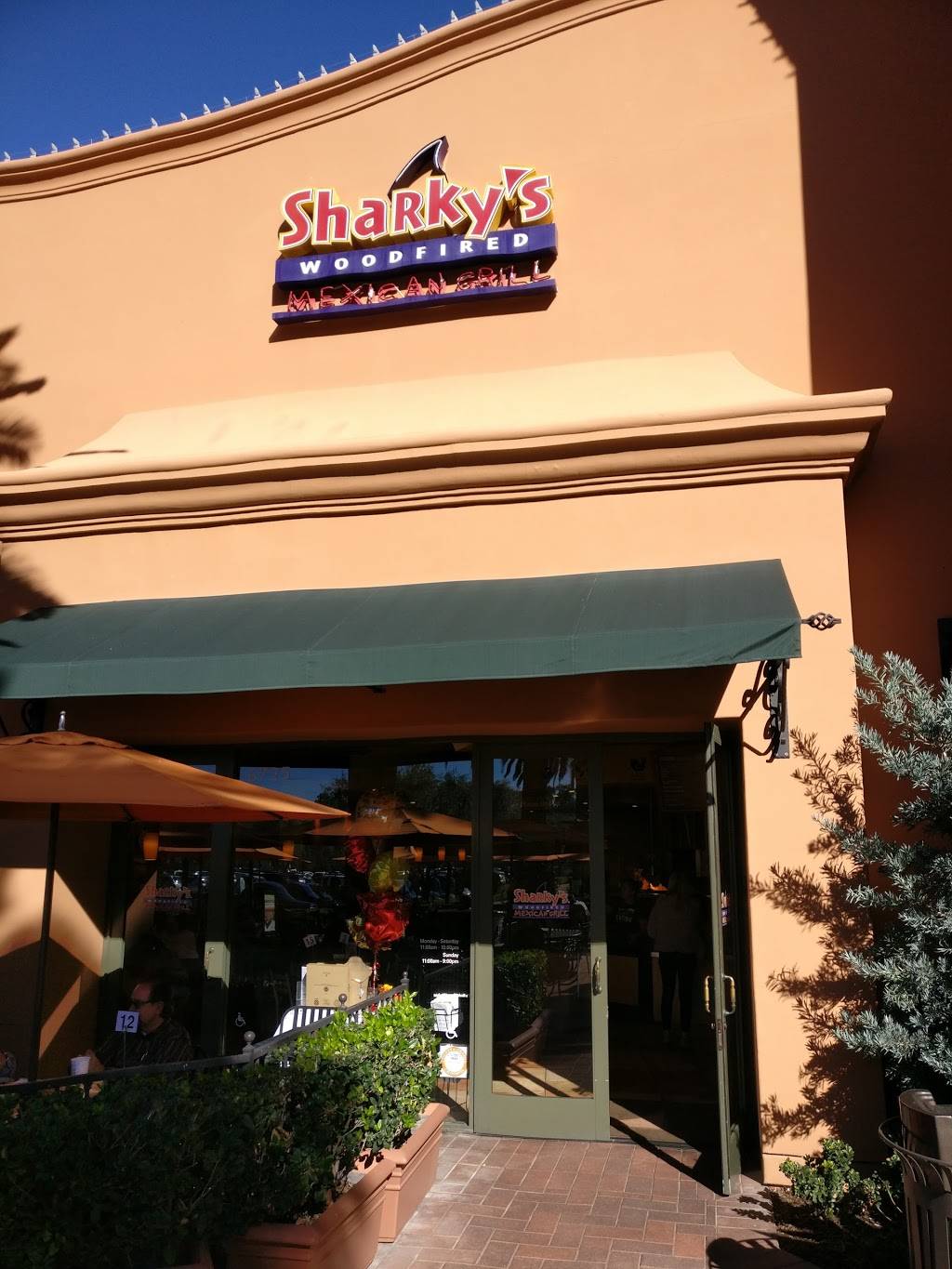 Sharkys | restaurant | 6725 Quail Hill Pkwy, Irvine, CA 92603, USA | 9498561300 OR +1 949-856-1300
