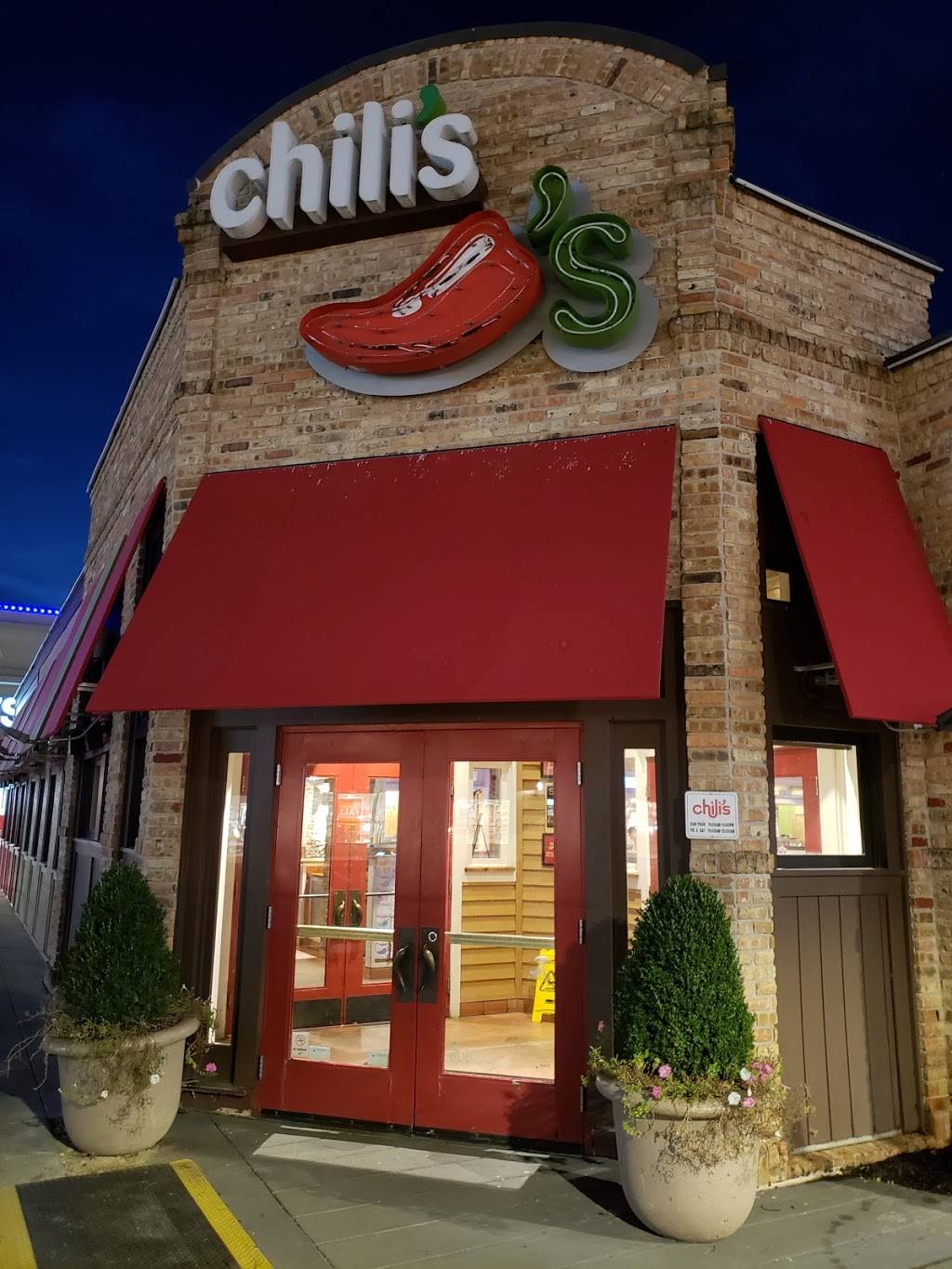 Chilis Grill & Bar | meal takeaway | 8119 Honeygo Blvd, Baltimore, MD 21236, USA | 4109330089 OR +1 410-933-0089