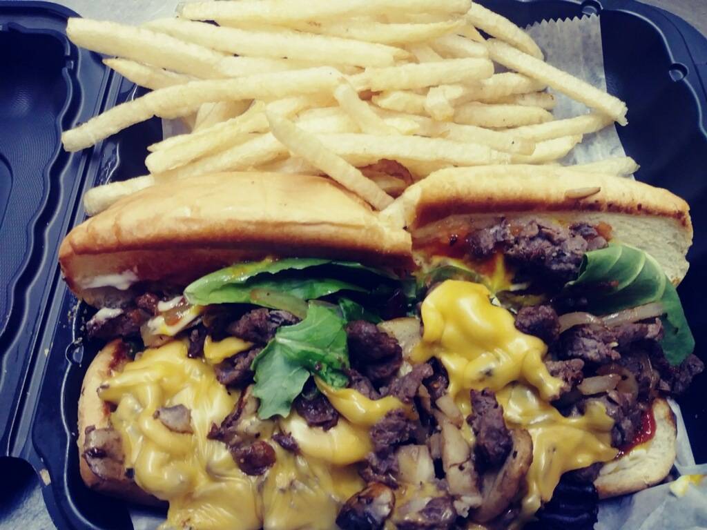 Garcias Carry Out Fish Chicken and More | restaurant | 6112 Marlboro Pike, District Heights, MD 20747, USA | 3017366112 OR +1 301-736-6112