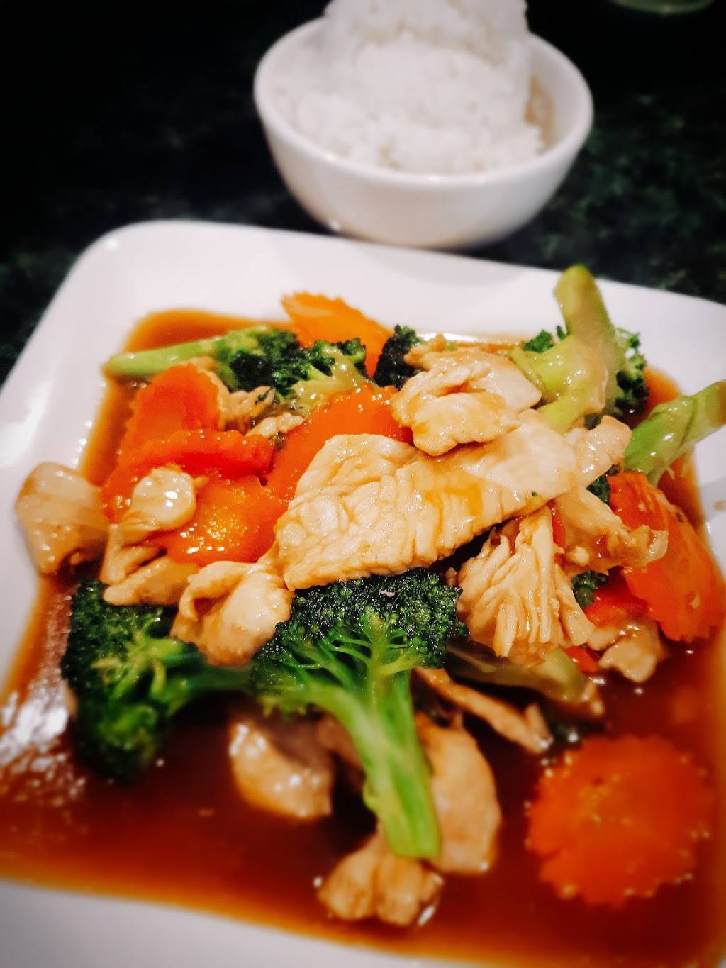 Pad Thai Restaurant | restaurant | 2310 Elmhurst Rd, Mt Prospect, IL 60056, USA | 8474729000 OR +1 847-472-9000