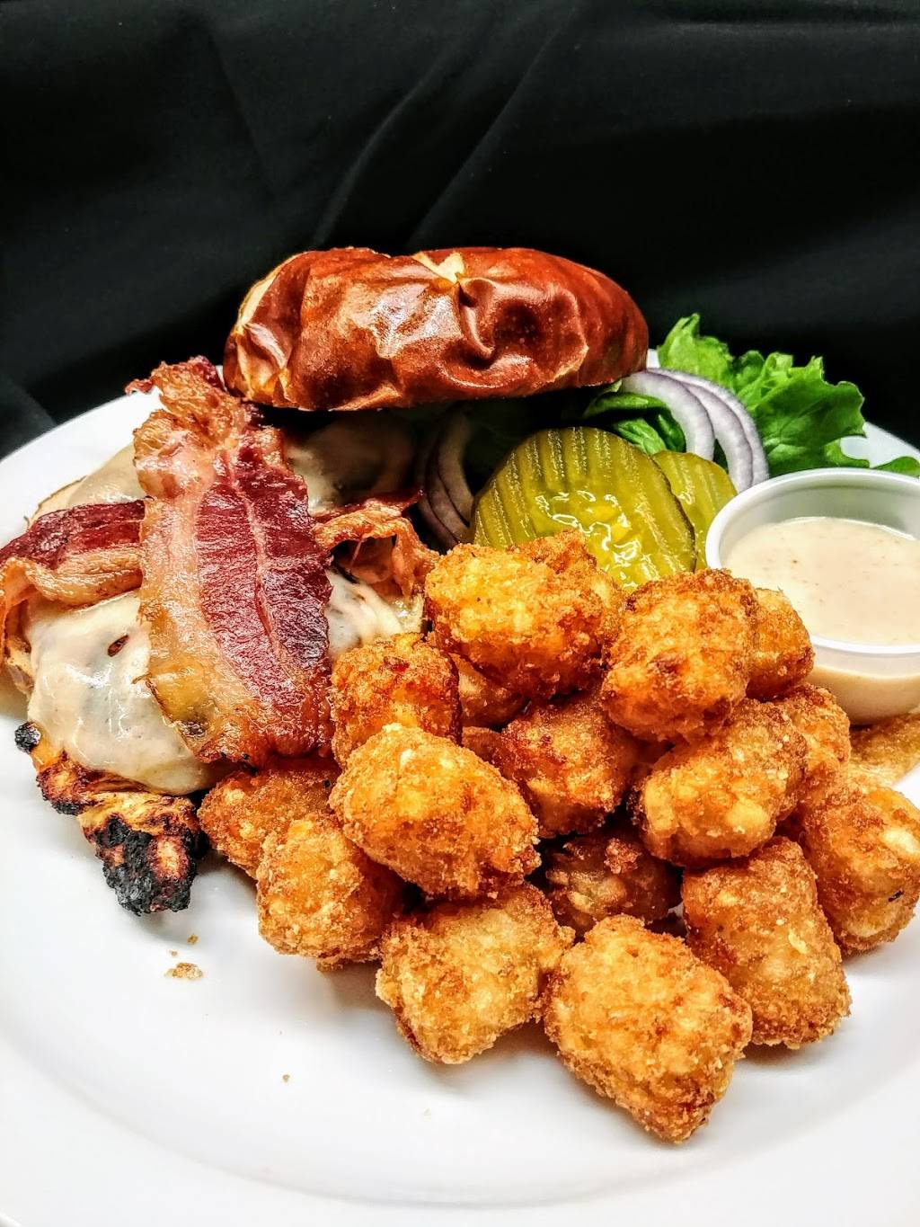McGuires Tavern | restaurant | 9148 Santa Fe Dr, Overland Park, KS 66212, USA | 9133412199 OR +1 913-341-2199