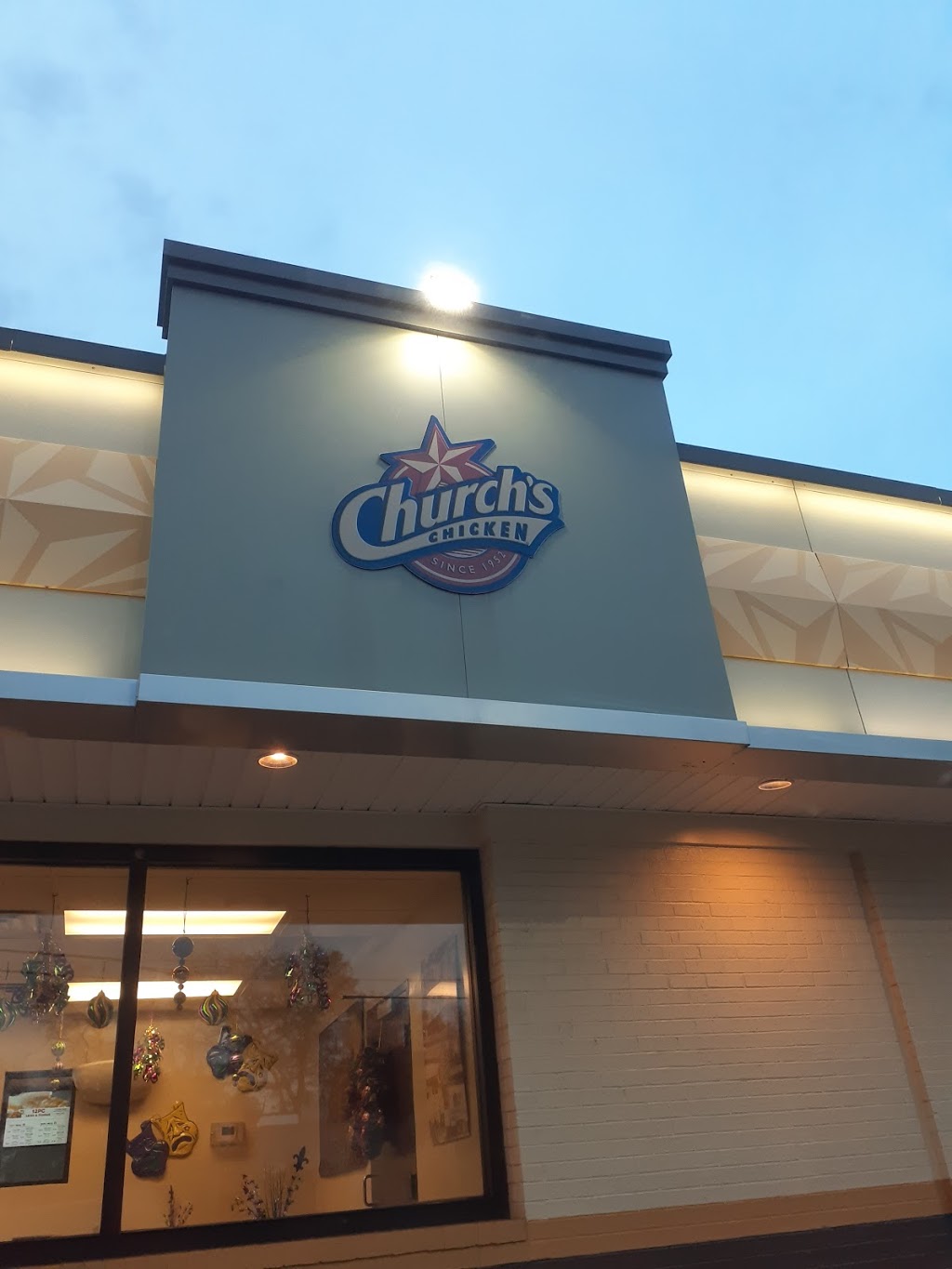 Churchs Chicken | restaurant | 465 S Broad St, Mobile, AL 36603, USA | 2053075412 OR +1 205-307-5412