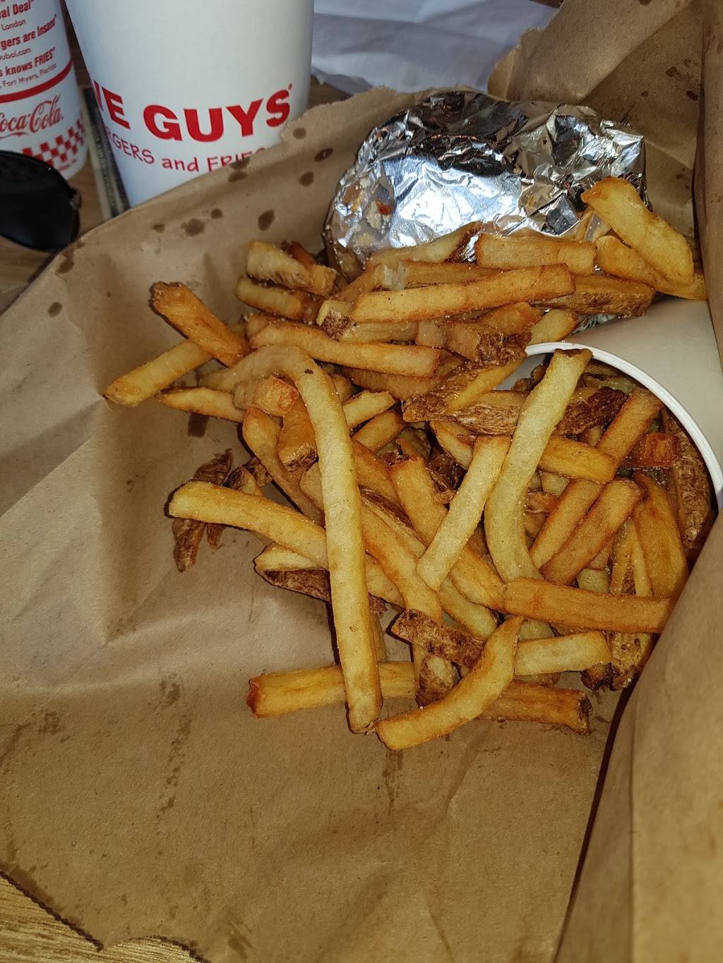 Five Guys | meal takeaway | 2032 Town Center Blvd, Knoxville, TN 37922, USA | 8656900035 OR +1 865-690-0035