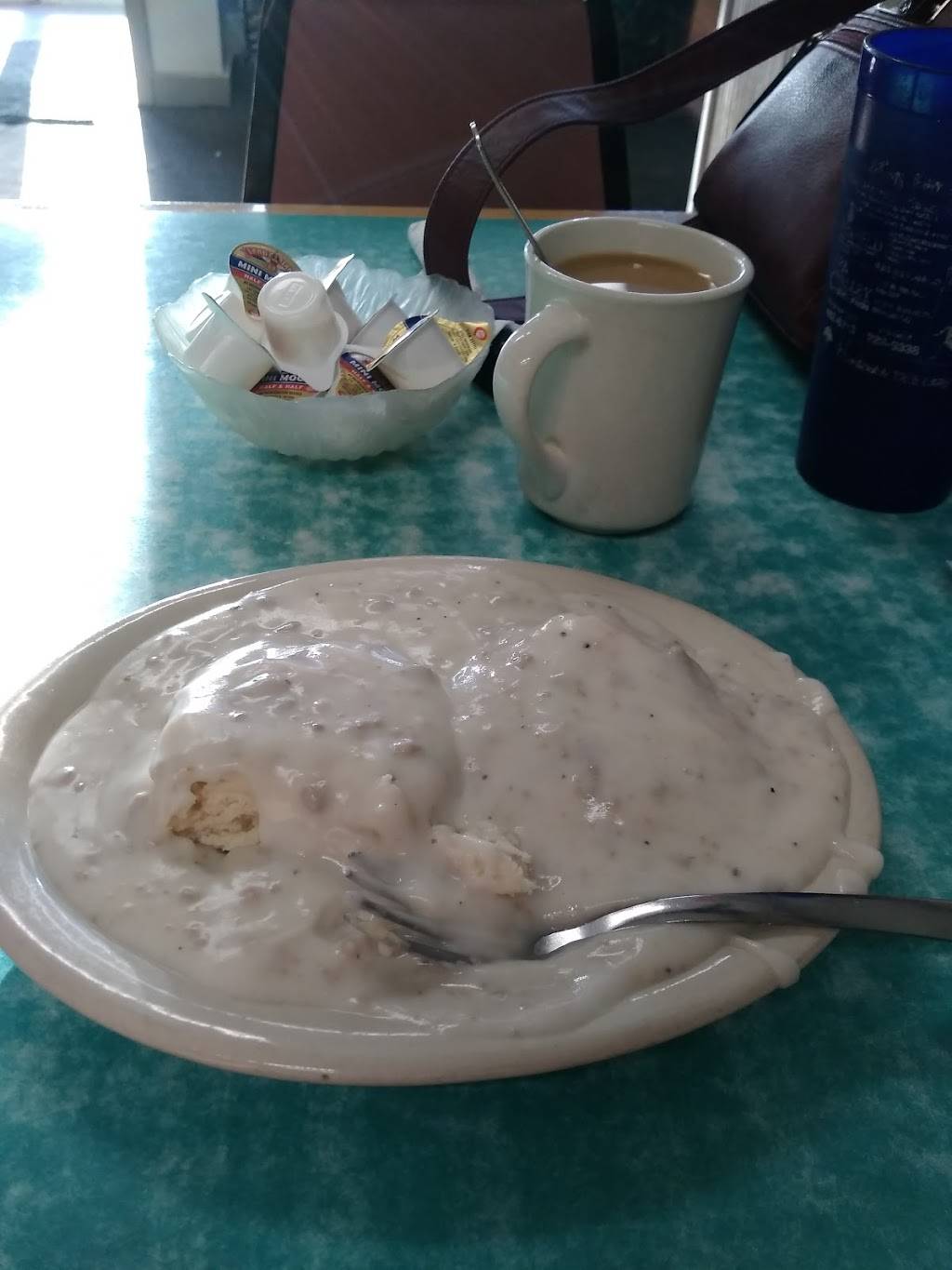 Bleus Family Dining | restaurant | 923 Main St, Winfield, KS 67156, USA | 6202212233 OR +1 620-221-2233