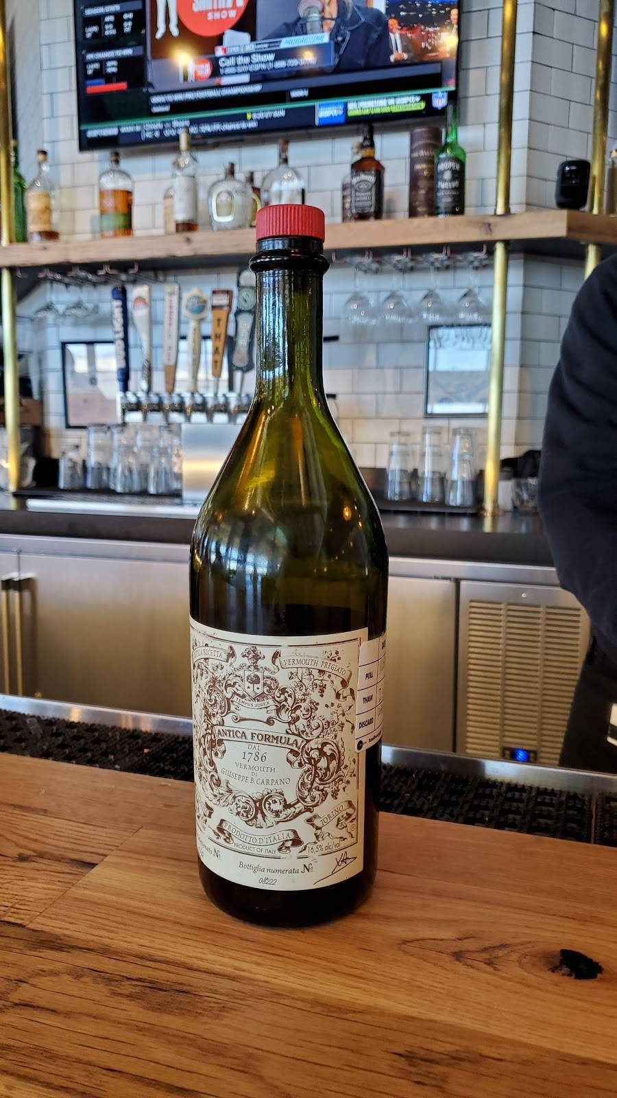 The Parlor @ Sky Harbor | restaurant | 3251 E Sky Harbor Blvd 4th floor, Phoenix, AZ 85034, USA | 4803719646 OR +1 480-371-9646