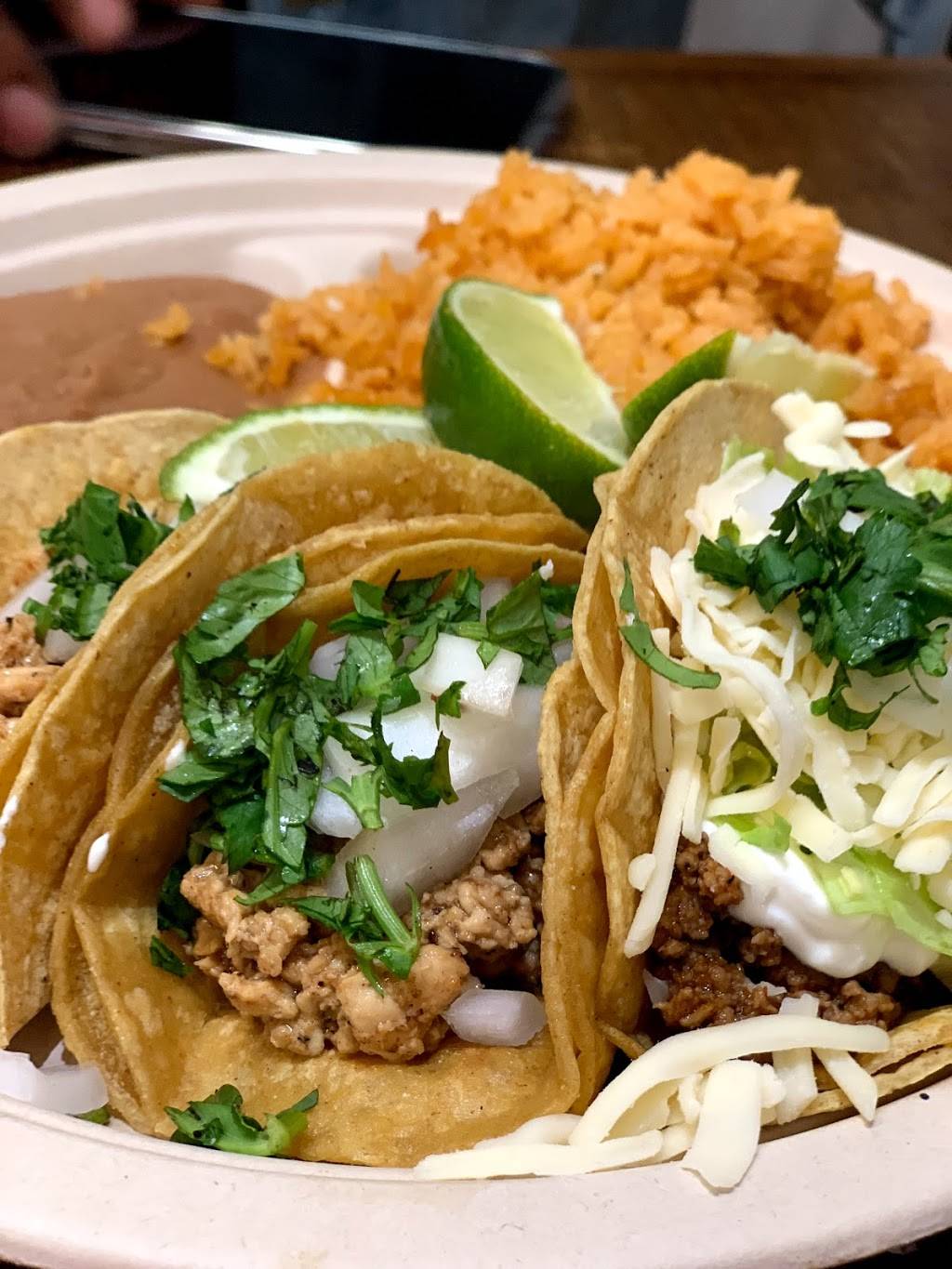 Chapos Tacos Troy | restaurant | 2008 W Big Beaver Rd, Troy, MI 48084, USA | 2483855994 OR +1 248-385-5994