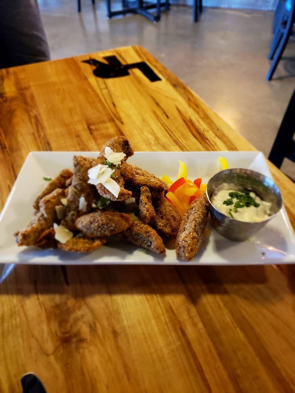 Lucky Rooster Kitchen & Cocktails | restaurant | 1299 E Columbia Ave, Battle Creek, MI 49014, USA | 2692242000 OR +1 269-224-2000