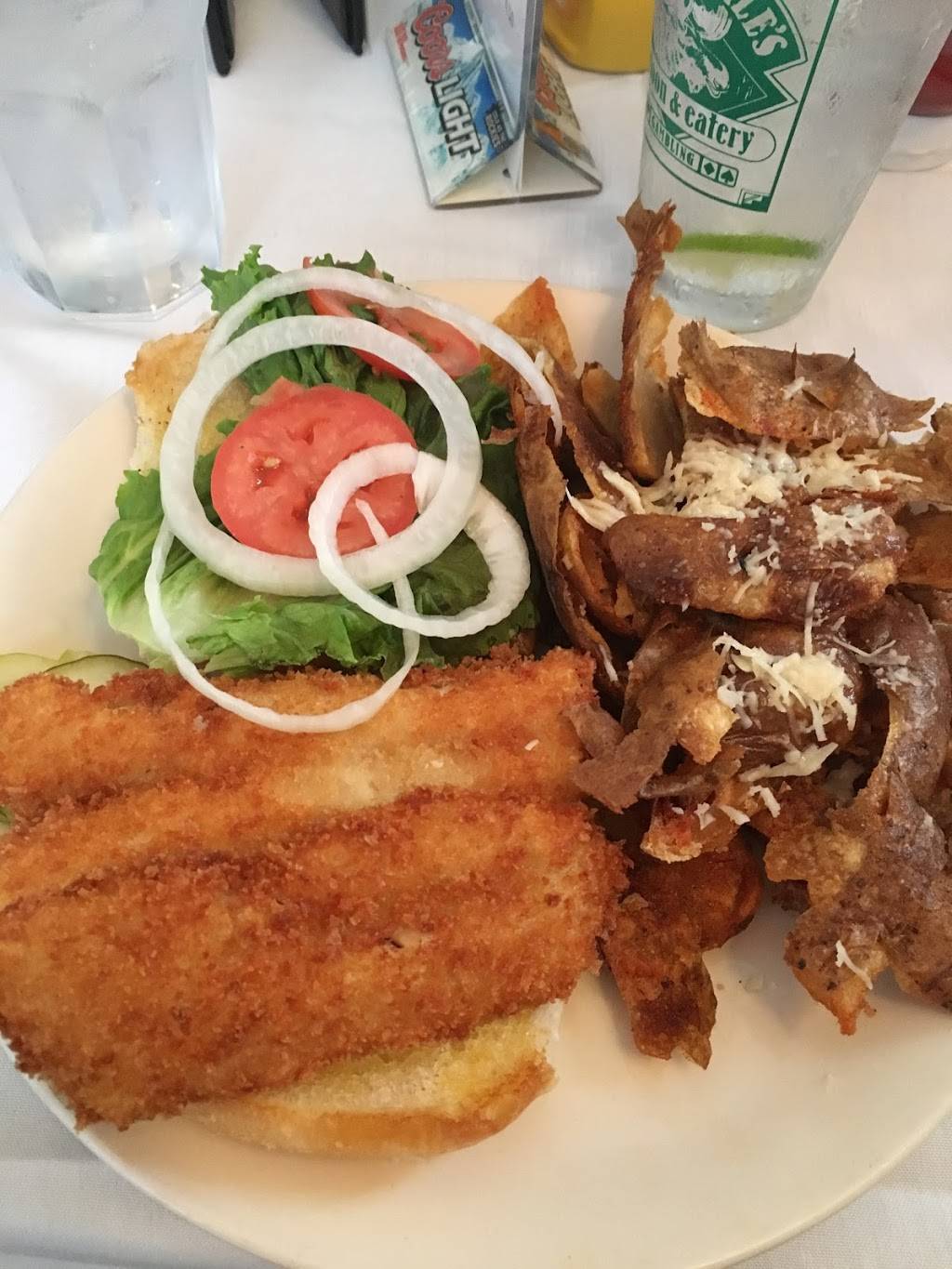 White House Inn | restaurant | 5776 Main St, Butte Des Morts, WI 54927, USA | 9205827211 OR +1 920-582-7211