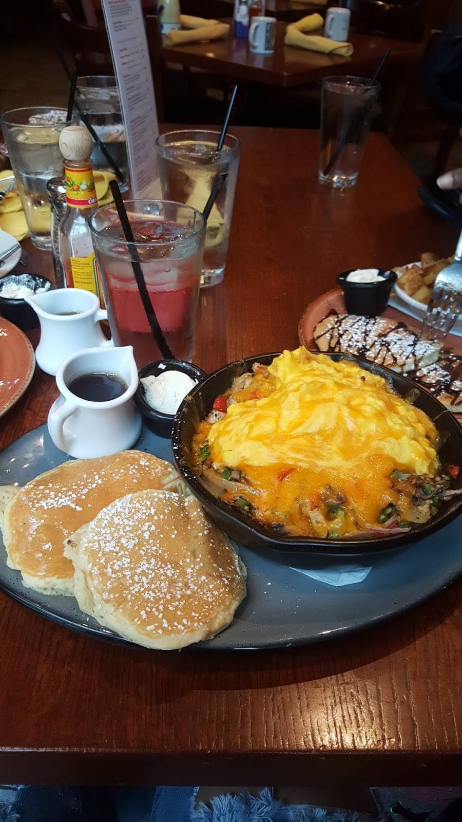 Docks | restaurant | 112 W 87th St, Chicago, IL 60620, USA | 7737230055 OR +1 773-723-0055