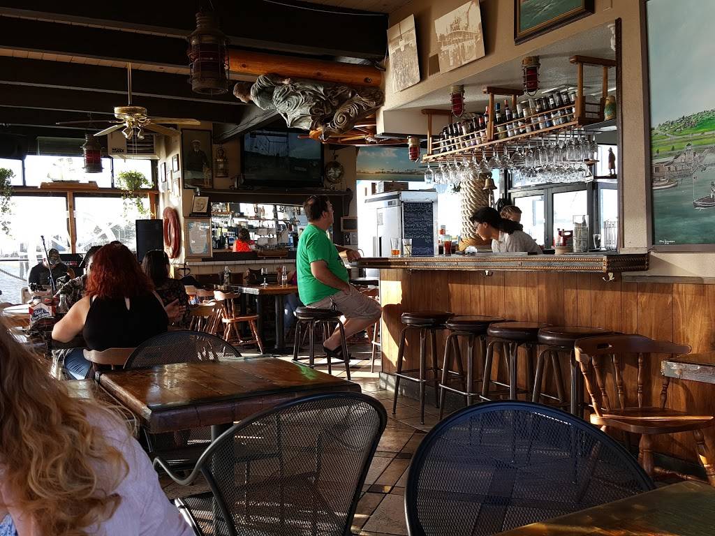 Viks Wheelhouse Bar & Grill | restaurant | 295 Mare Island Way, Vallejo, CA 94590, USA | 7076481966 OR +1 707-648-1966