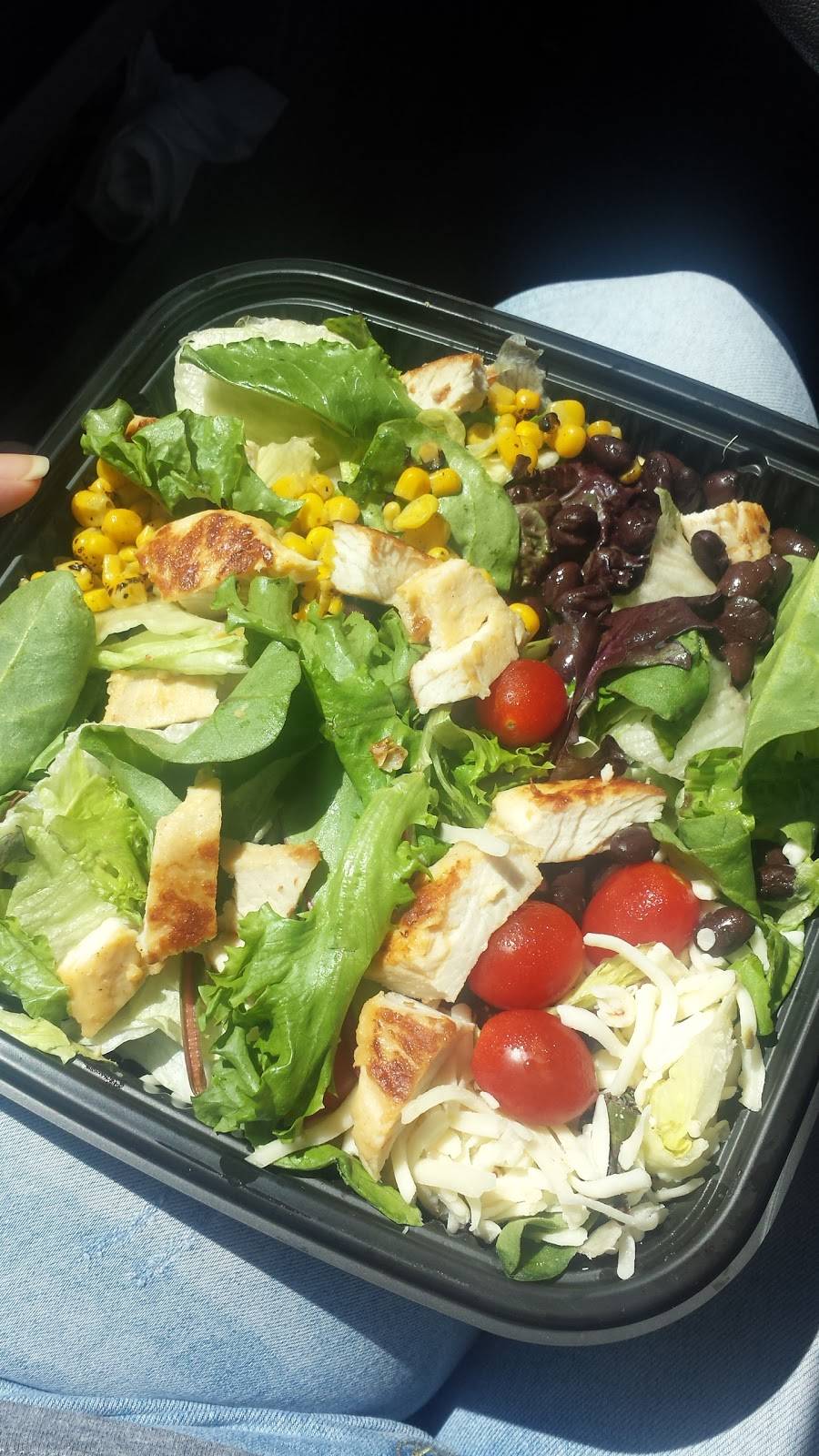 Jack in the Box | restaurant | 2955 N Chester Ave, Bakersfield, CA 93308, USA | 6613879454 OR +1 661-387-9454