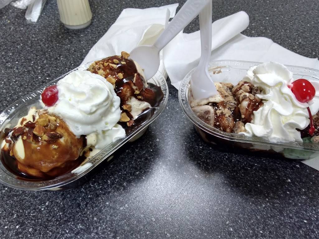 Braums Ice Cream & Burger Restaurant | restaurant | 900 E Ennis Ave, Ennis, TX 75119, USA | 9728784241 OR +1 972-878-4241