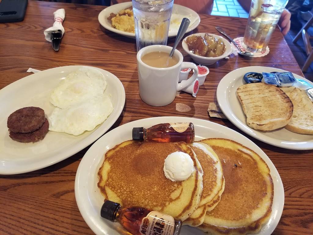 Cracker Barrel Old Country Store | restaurant | 1005 Village Green Crossing, Gallatin, TN 37066, USA | 6154512420 OR +1 615-451-2420