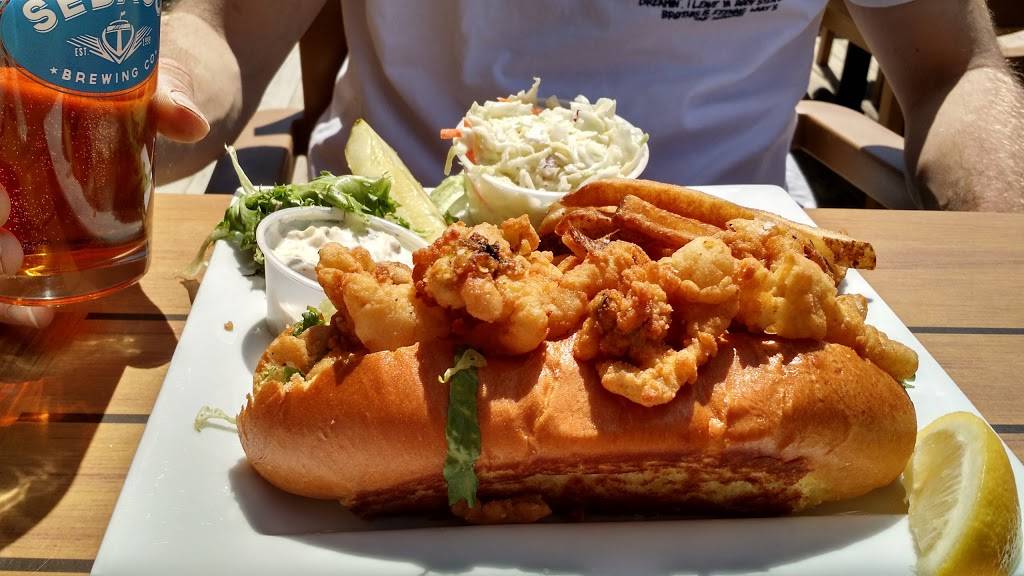 High Tide Restaurant and Bar | restaurant | 5 S Main St, Brewer, ME 04412, USA | 2079893300 OR +1 207-989-3300