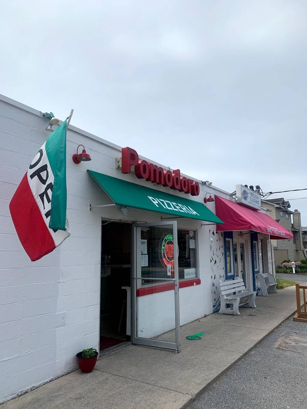 Pomodoro Pizzeria | meal takeaway | 101 Garfield Pkwy, Bethany Beach, DE 19930, USA | 3025371359 OR +1 302-537-1359