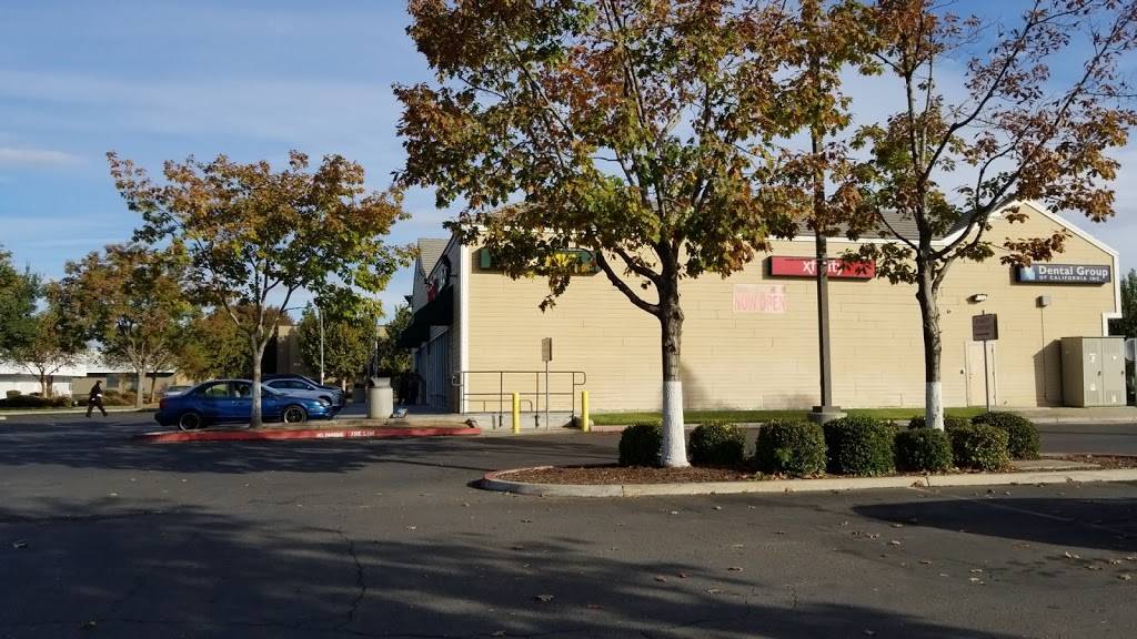 Subway | restaurant | 4952 E Kings Canyon Rd, Fresno, CA 93727, USA | 5592528741 OR +1 559-252-8741