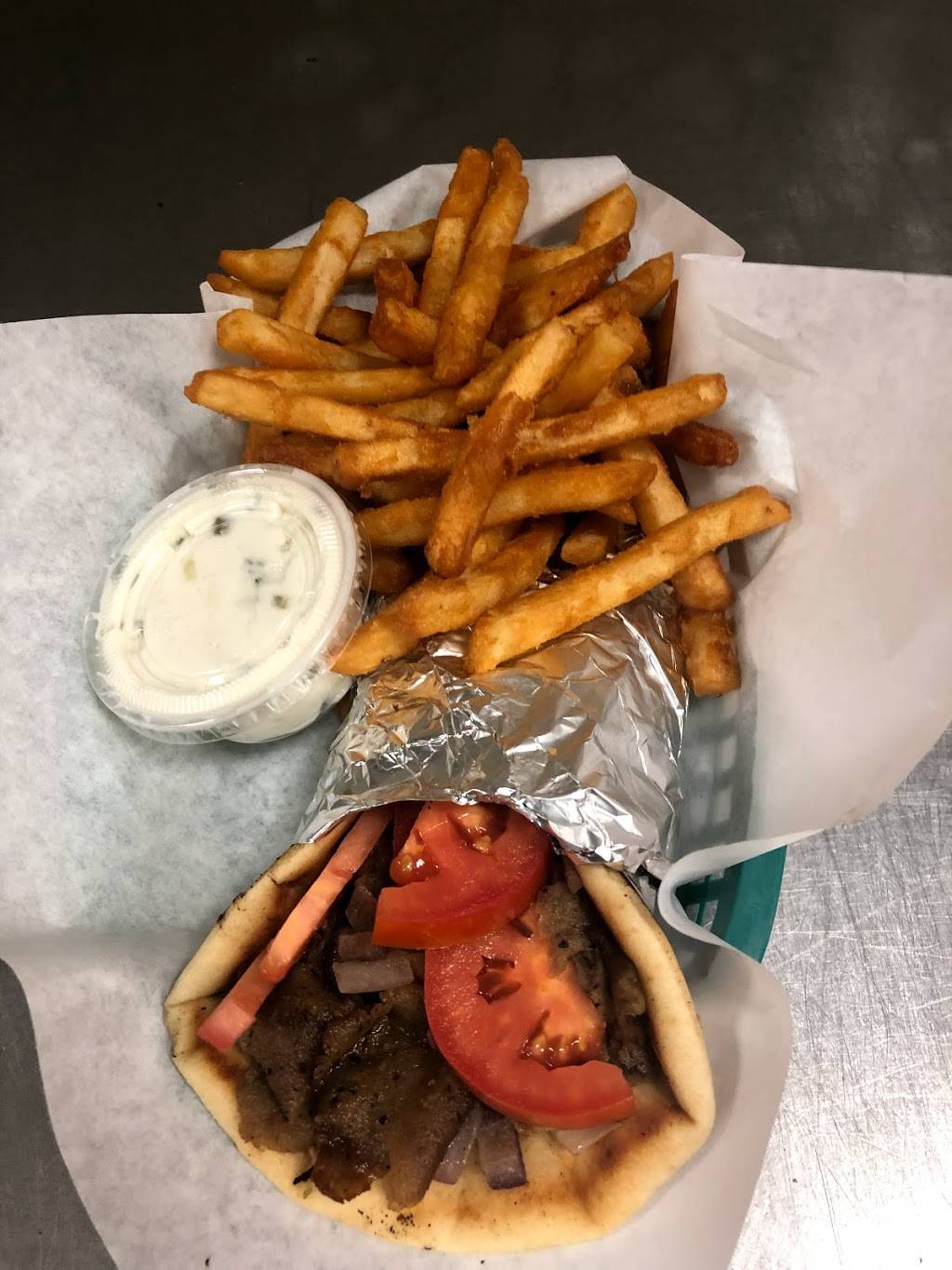 Manhattan pizza | restaurant | 8550 W Charleston Blvd #105, Las Vegas, NV 89117, USA | 7022330490 OR +1 702-233-0490