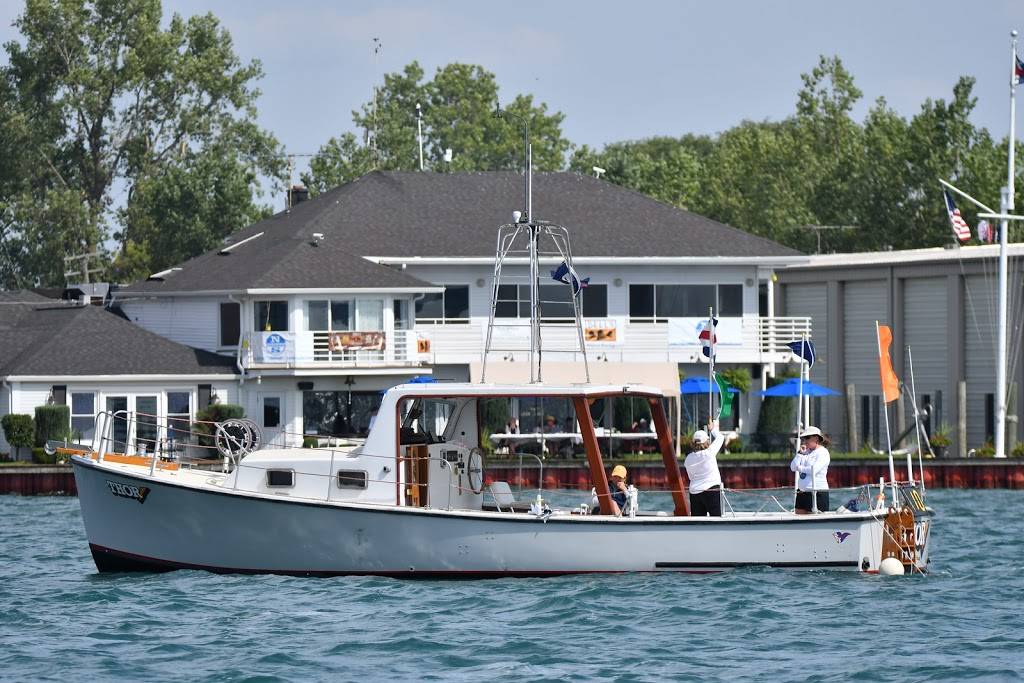 Bayview Yacht Club | restaurant | 100 Clairpointe St, Detroit, MI 48215, USA | 3138221853 OR +1 313-822-1853