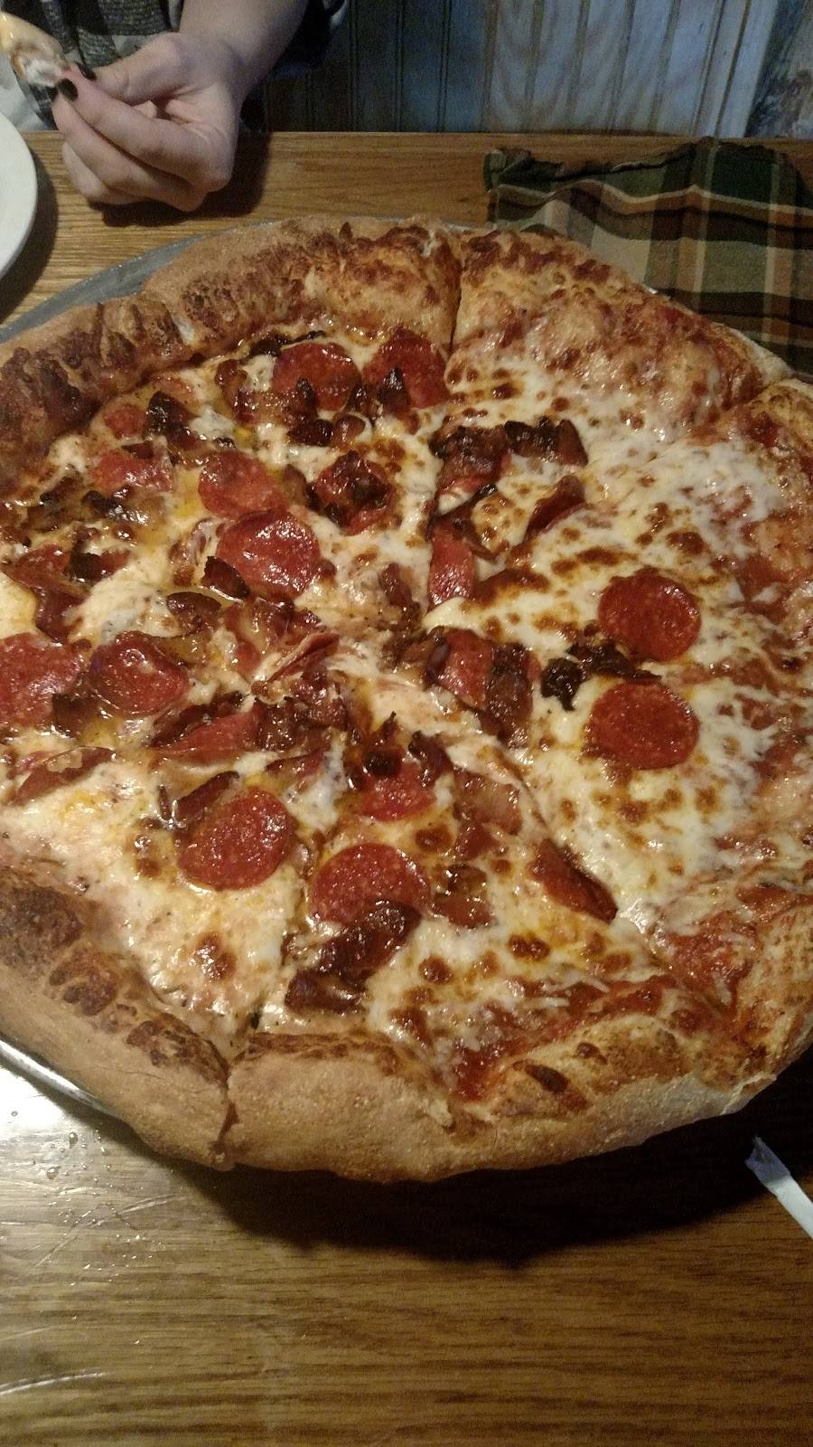 Flanagans Pub & Grill | restaurant | Main Street, Schroon Lake, NY 12870, USA | 5185329096 OR +1 518-532-9096