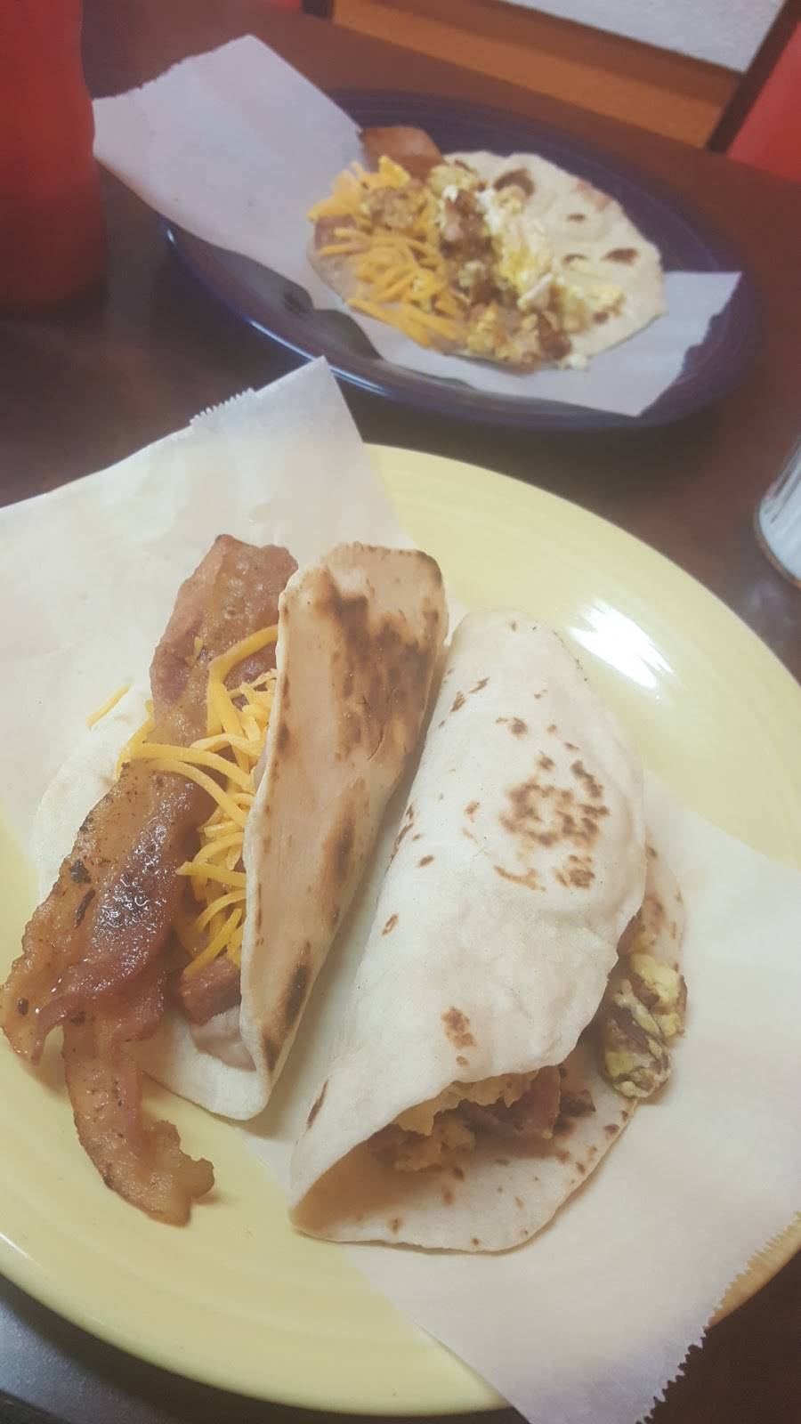 Dos Amigos | restaurant | 546 W Pyron Ave, San Antonio, TX 78221, USA | 2103547206 OR +1 210-354-7206