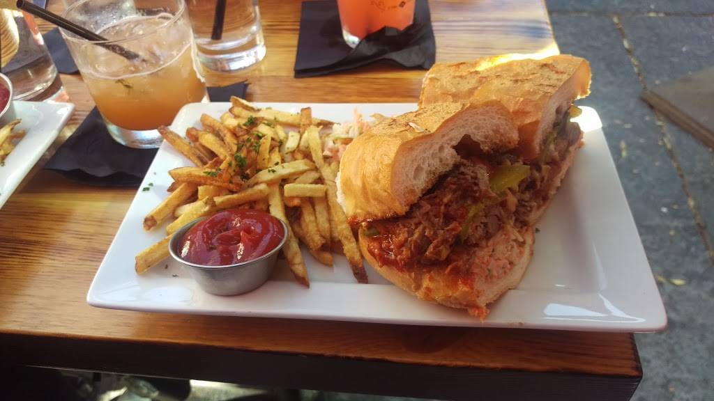 Seven Bar & Kitchen | restaurant | 224 Helena Ave, Santa Barbara, CA 93101, USA | 8058450377 OR +1 805-845-0377